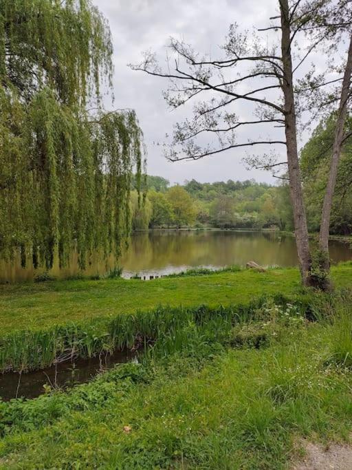 Le Calme A La Source Villa Brechamps Exterior foto